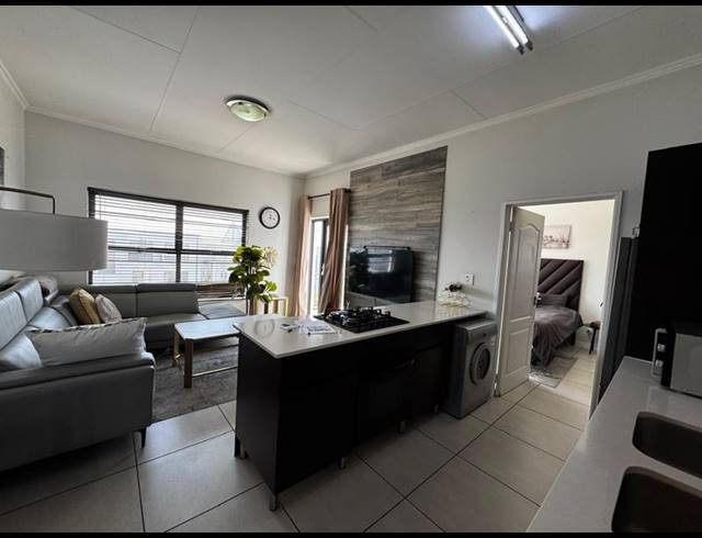 1 BEDROOM APARTMENT FOR SALE IN GREENSTONE HILL